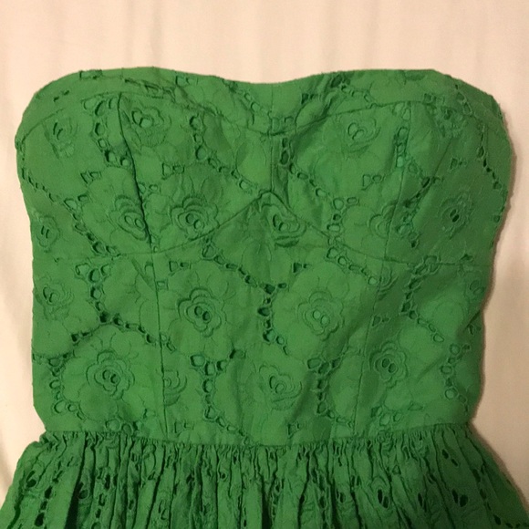 Strapless green mini-dress w/ cute floral pattern! - Picture 3 of 4